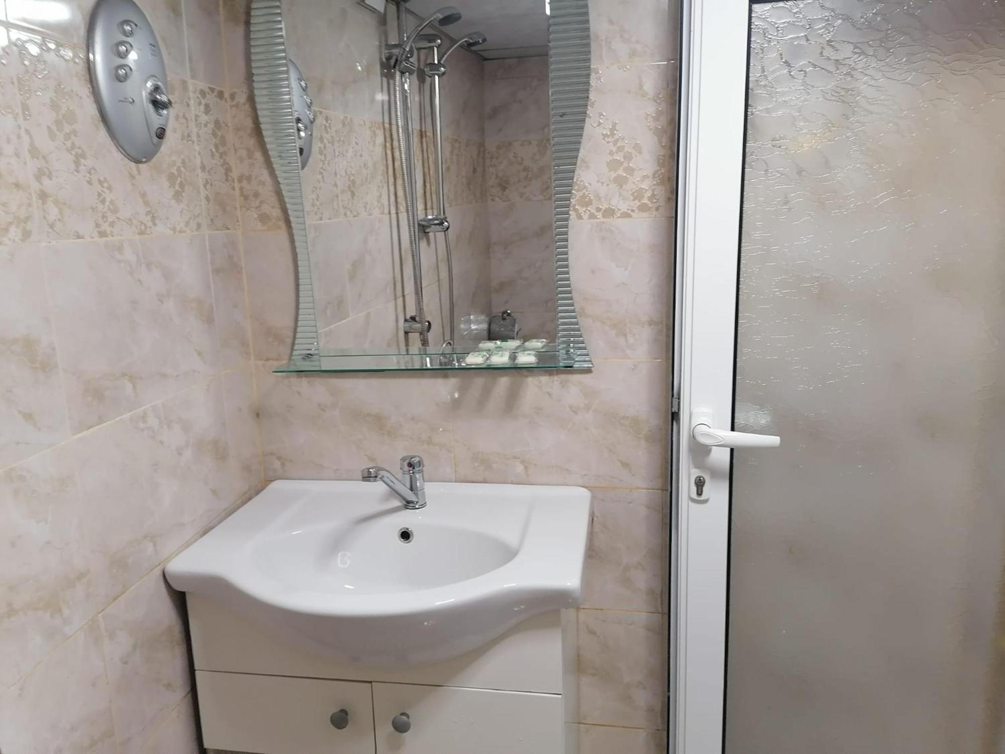 Апартамемт 3 Места С Кухня С Дворче Apartment Vratsa Exterior photo
